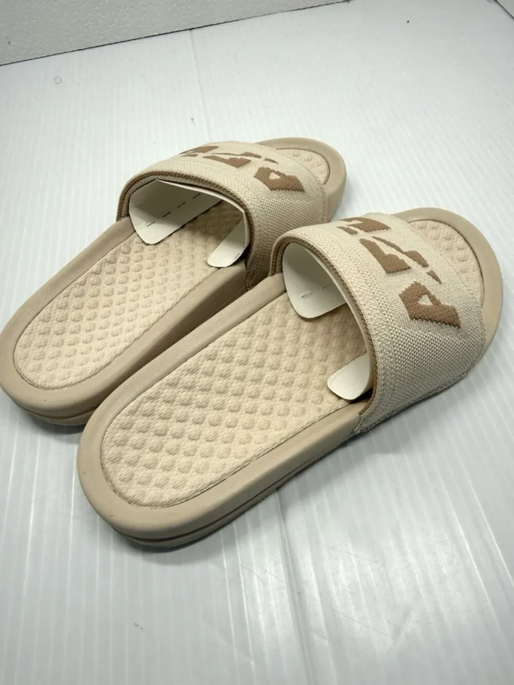 APL TechLoom Slide Womens 6 Beige Logo Comfort Sandals Warm Silk Caramel